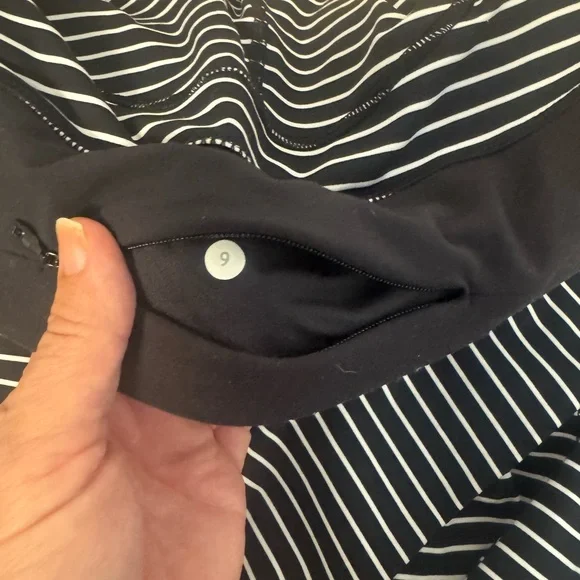 Lululemon Athletica Black and White Striped Leggings Run Stripe II rare - Picture 2 of 3